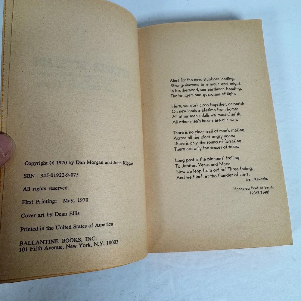 A Thunder of Stars Dan Morgan John Kippax‎ 1970 First Printing Sci-Fi Ballantine